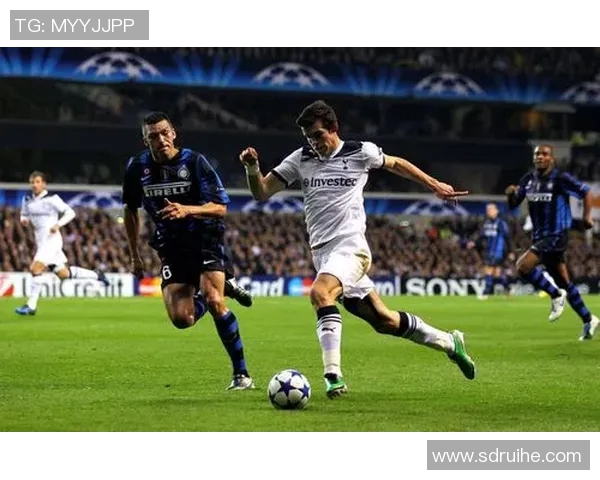 京多安的传奇之路:从德甲明星到英超巨星的成长历程与成就分析 京多安的传奇之路:从德甲明星到英超巨星的成长历程与成就分析