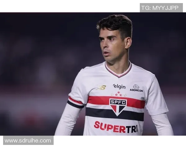 圣保罗与巴竞技激战正酣比分悬念迭起精彩瞬间回顾 圣保罗与巴竞技激战正酣比分悬念迭起精彩瞬间回顾