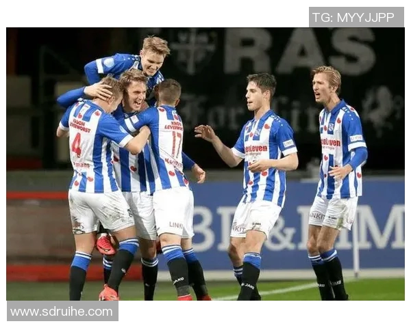 埃尔夫斯堡主场迎战奥斯期待精彩对决与胜利的较量 埃尔夫斯堡主场迎战奥斯期待精彩对决与胜利的较量