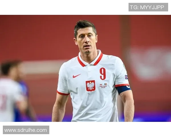 莱万的传奇之路：从波兰小镇到世界足球巅峰的奋斗故事