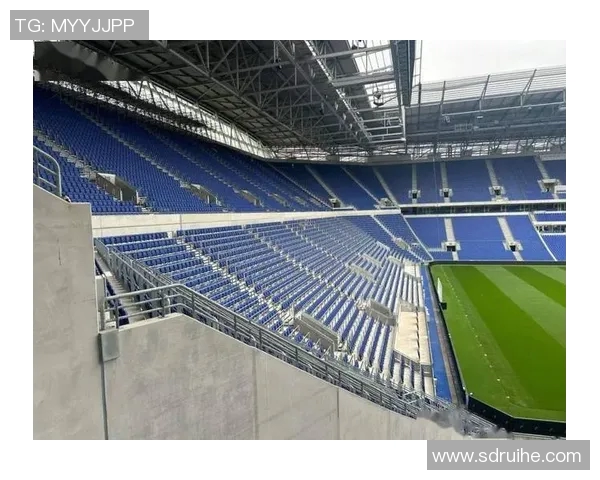 埃弗顿迎战利阿波罗期待精彩对决球迷热情高涨助威球队奋勇争胜 埃弗顿迎战利阿波罗期待精彩对决球迷热情高涨助威球队奋勇争胜