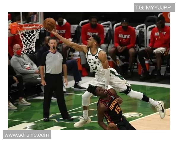 字母哥愤怒撕毁球衣雄鹿惨败更衣室内爆发激烈冲突