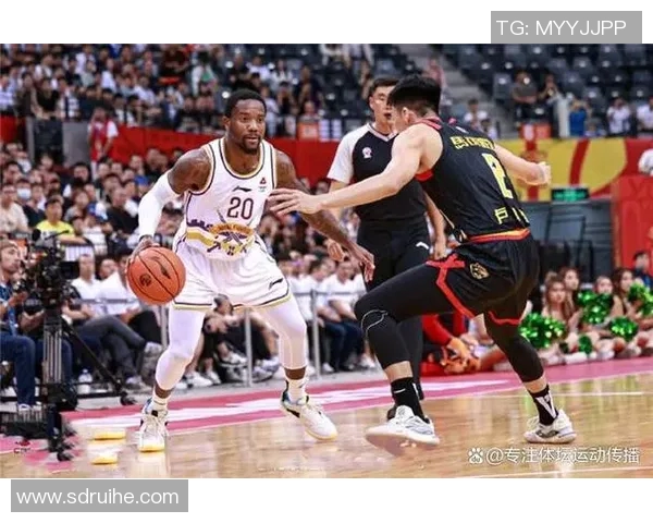 北京北控男篮迎战深圳队全力争胜展现球队实力与斗志