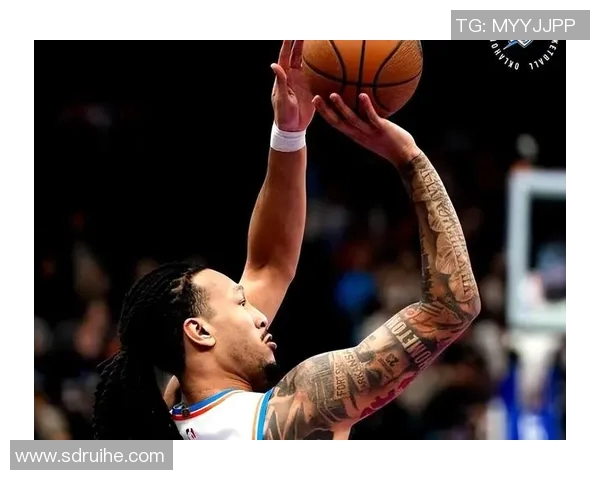 正播爵士与雷霆激战正酣球迷热情高涨期待精彩对决