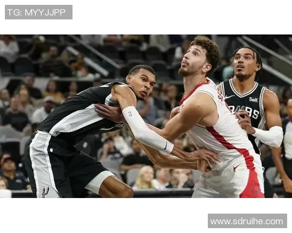 文班亚马法国队首秀！27分血洗意大利引NBA球探围观