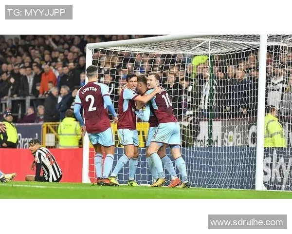 曼联对阵哈德斯精彩文字直播全程回顾与精彩瞬间分析