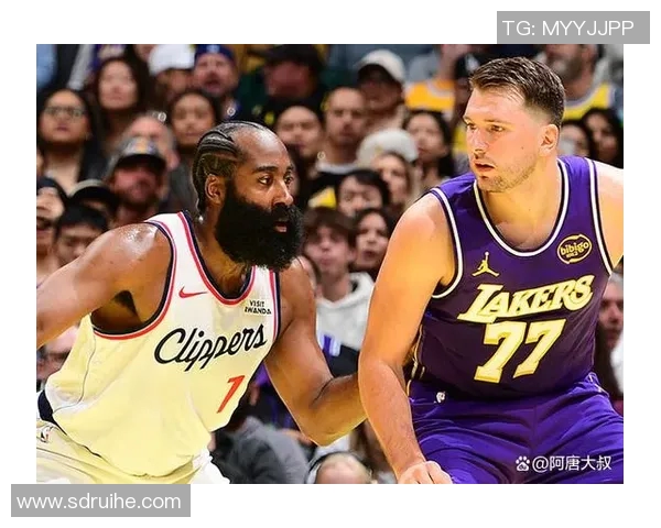 湖人对决快船圣诞大战直播精彩瞬间回顾与赛前分析