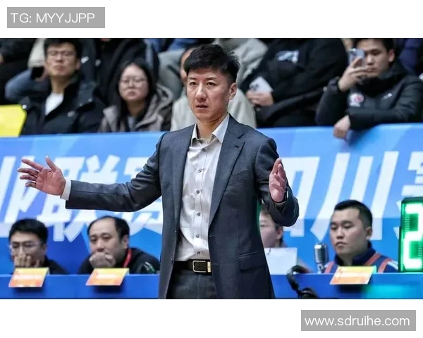 韩硕:从篮球新星到职业生涯转折的奋斗历程与未来展望 韩硕:从篮球新星到职业生涯转折的奋斗历程与未来展望