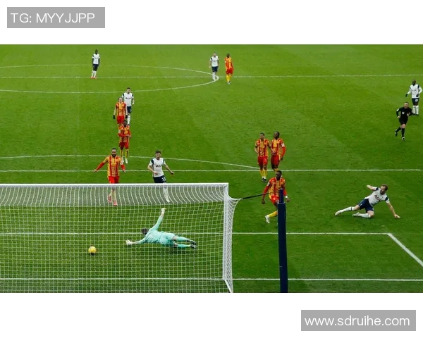 上海足球队引领最新足球配合TOP10榜单精彩瞬间回顾 上海足球队引领最新足球配合TOP10榜单精彩瞬间回顾