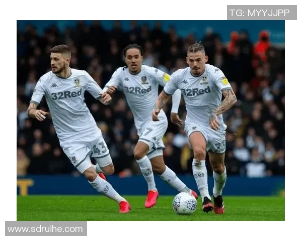 利兹联与莱切斯激战正酣谁能在英超赛场上笑到最后