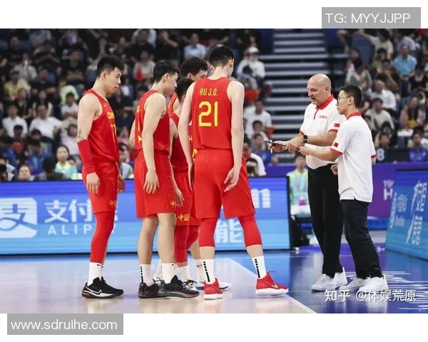 姚明领衔中国男篮对决法国队的精彩篮球较量与历史回顾