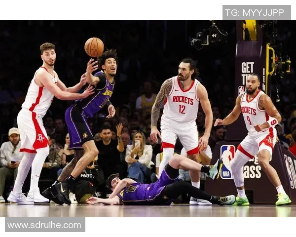 季后赛精彩回放湖人与火箭的巅峰对决全程回顾与分析 季后赛精彩回放湖人与火箭的巅峰对决全程回顾与分析