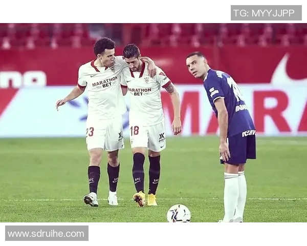 罗马与塞尔塔展开友谊赛较量球迷期待精彩对决与激情时刻